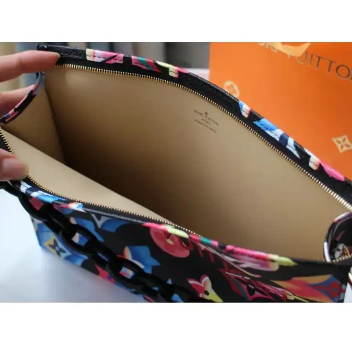 Brother Sam Yupoo Bags LV 205B570044 0822